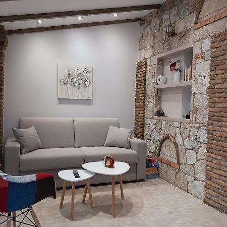 شقة Boutique Eptalofos 15Min From Airport And Sea Kouvarás المظهر الخارجي الصورة