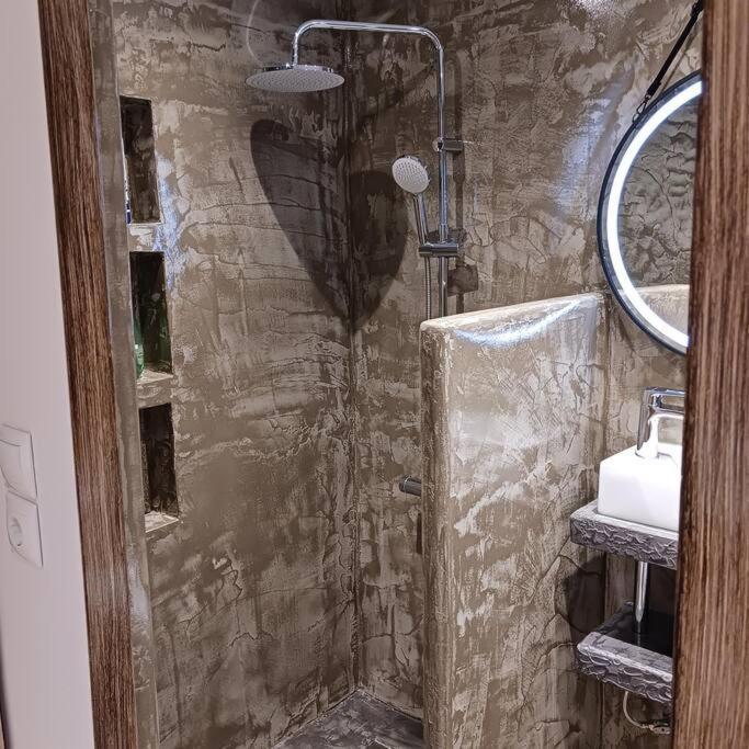 شقة Boutique Eptalofos 15Min From Airport And Sea Kouvarás المظهر الخارجي الصورة