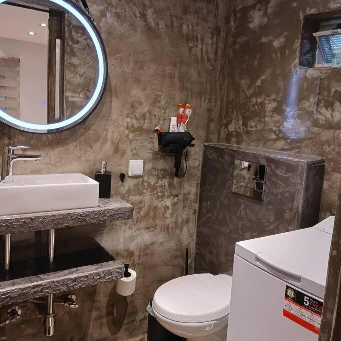 شقة Boutique Eptalofos 15Min From Airport And Sea Kouvarás المظهر الخارجي الصورة