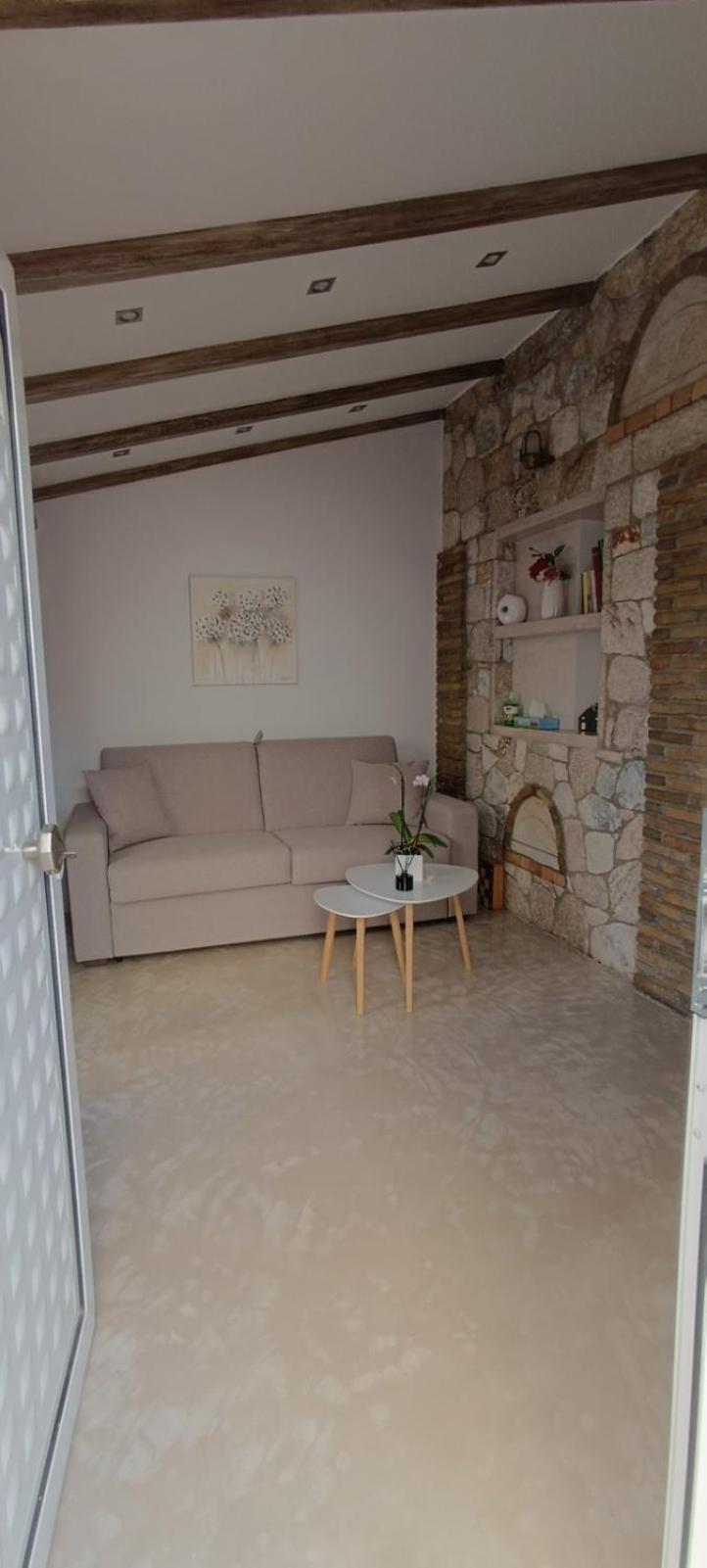 شقة Boutique Eptalofos 15Min From Airport And Sea Kouvarás المظهر الخارجي الصورة